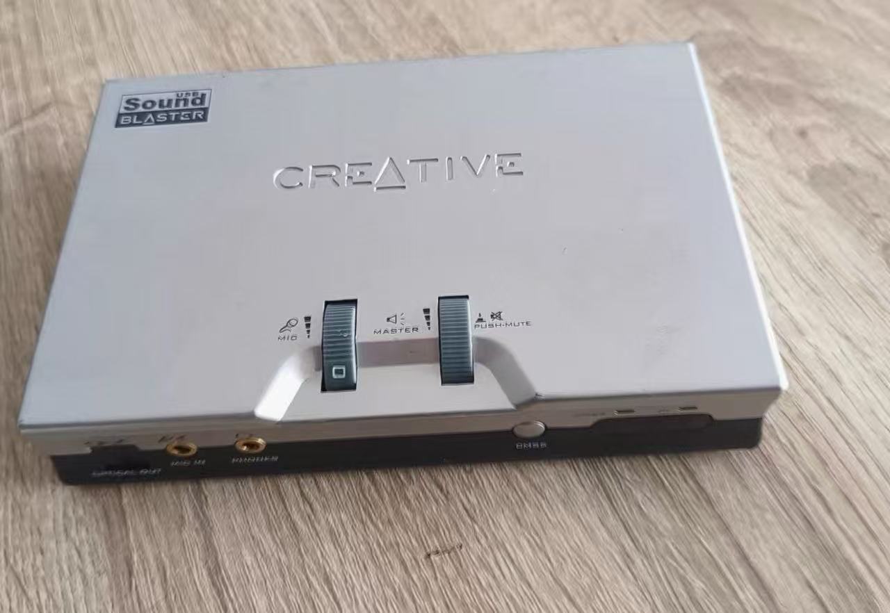 Creative Labs Live! 24-bit External Sound Blaster Model SB0490 Very Clear