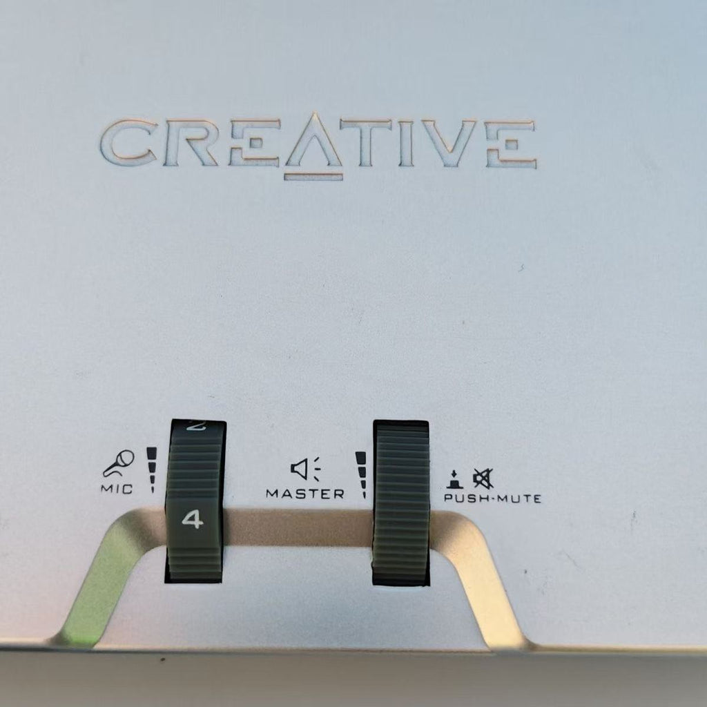 Creative Labs Live! 24-bit External Sound Blaster Model SB0490 Very Clear