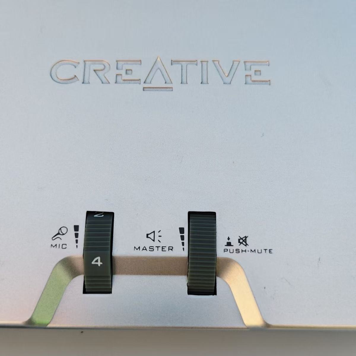 Creative Labs Live! 24-bit External Sound Blaster Model SB0490 Very Clear